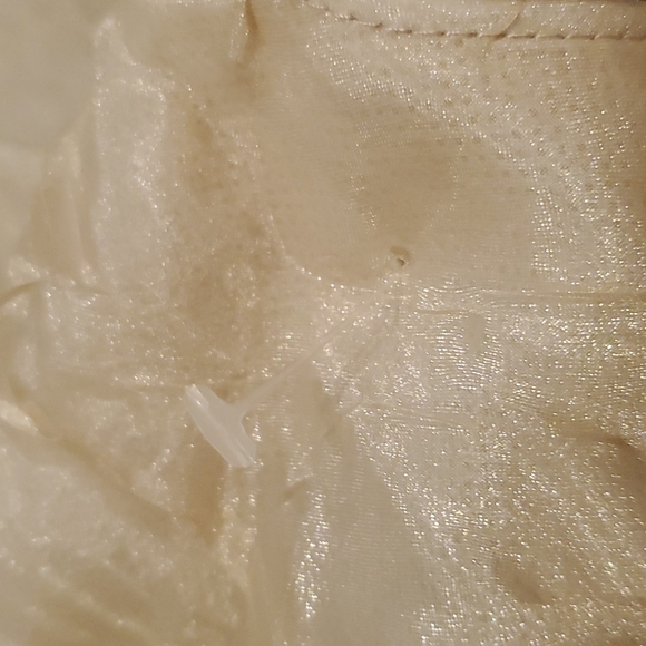 Elegant Gold Lame 4 Tiered Ruffled Christmas Tree Skirt 52" Diameter - Picture 7 of 9